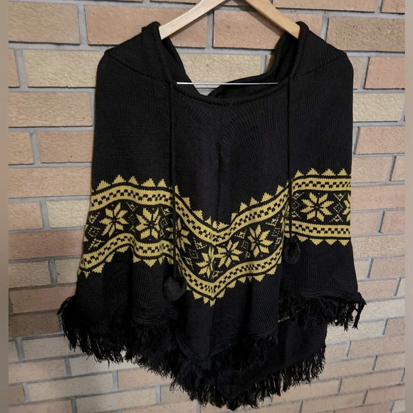 Hooded Shrug Poncho Fringe Knit Sweater Brown & Yellow 100% Acrylic One Size - Picture 1 of 6